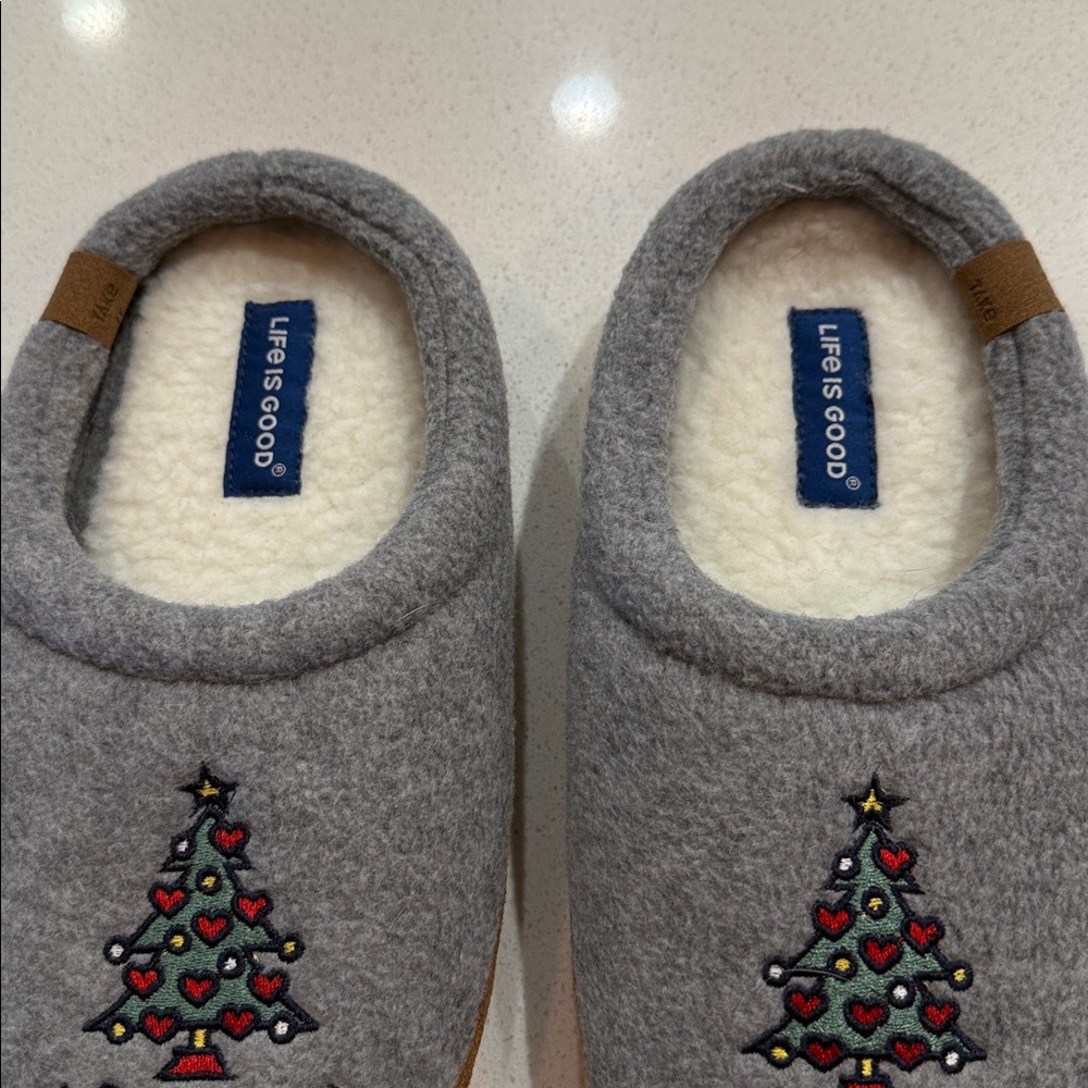 Life is Good Christmas Tree Slippers Women’s Size Small 5/6 - Picture 4 of 11